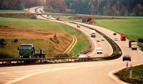 新手怕高速不敢开，各国高速限速多少，中国会突破120吗？