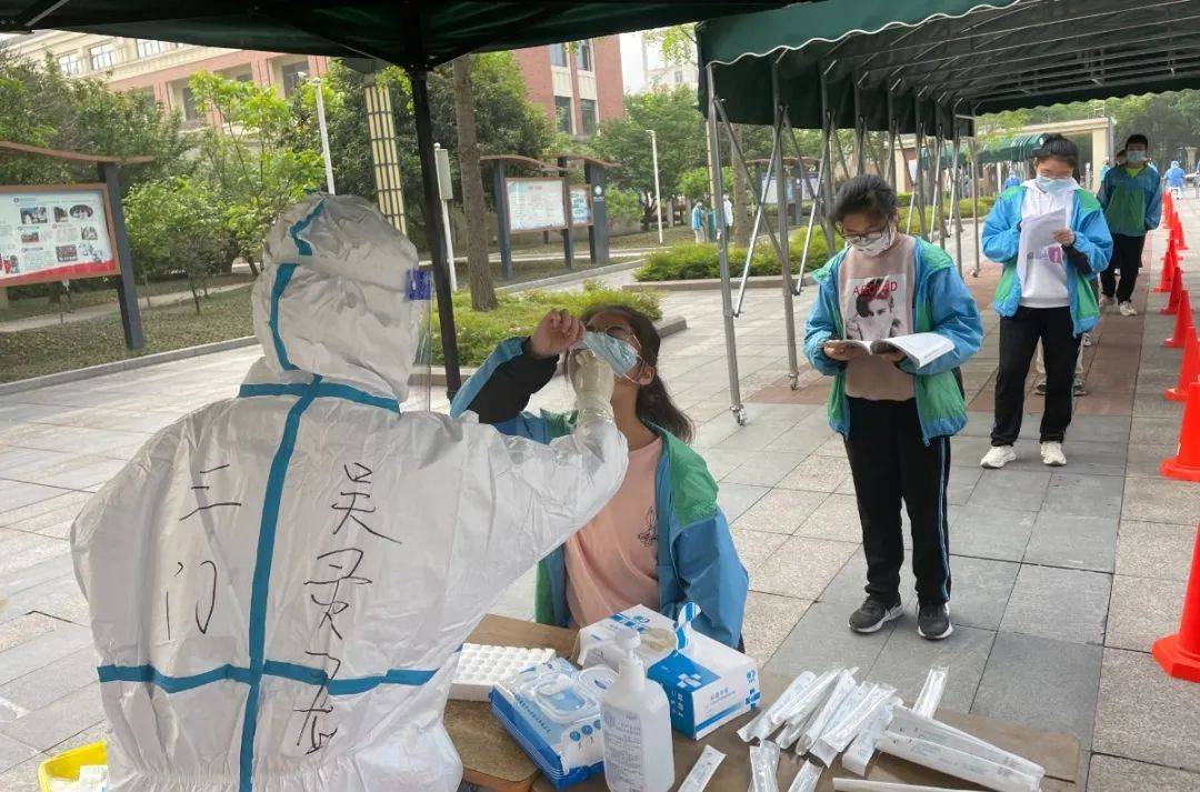 疫情下金外封闭管理，家长放心，师生齐心共克时艰